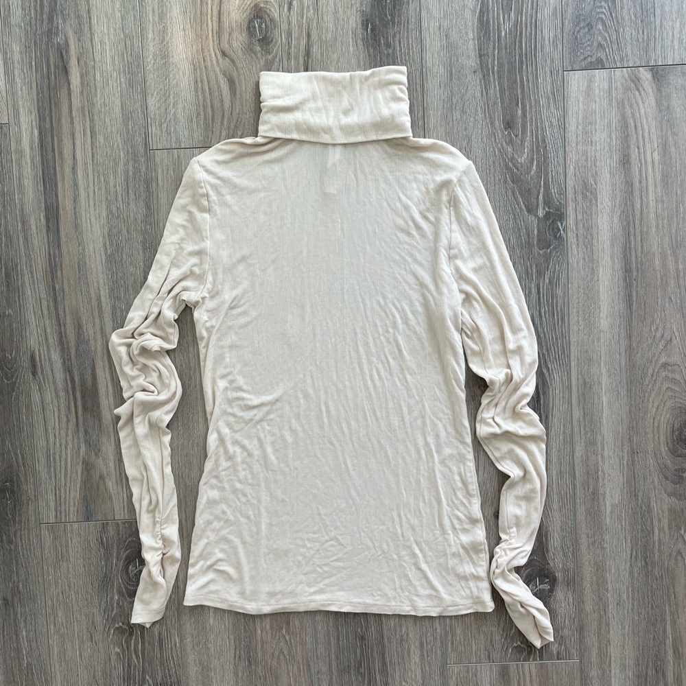 Fabletics Turtle Neck Ling Sleeve